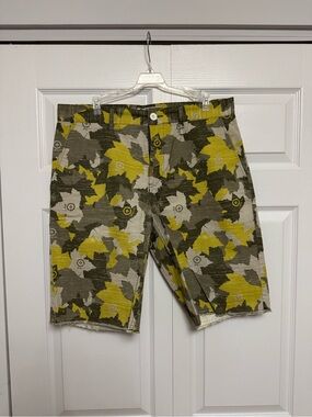 LRG Men's Yellow & Olive Camo Cargo-style Shorts
